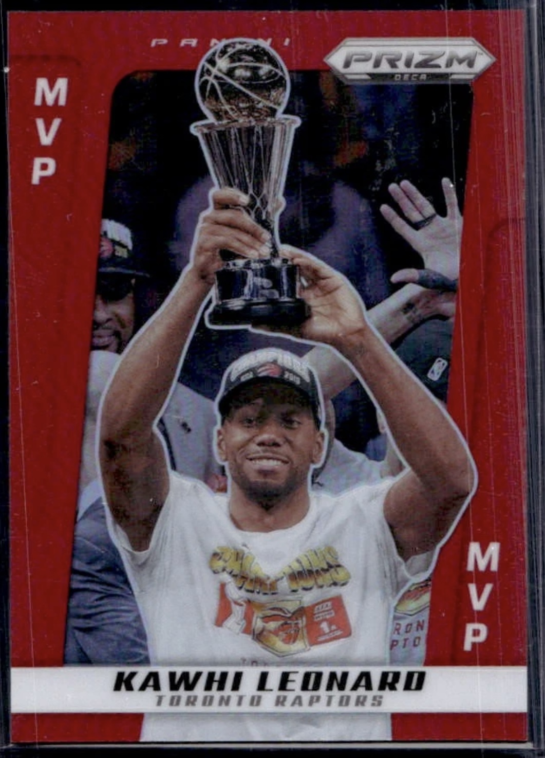 2024-25 Panini Prizm Deca — MVP Award Winners — Kawhi Leonard #292 — Red Prizm /199 實物相