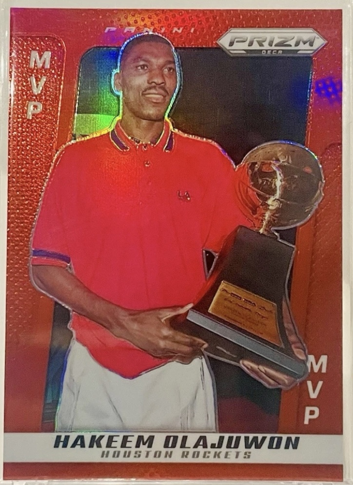 2024-25 Panini Prizm Deca — MVP Award Winners — Hakeem Olajuwon #297 — Red Prizm /199 實物相